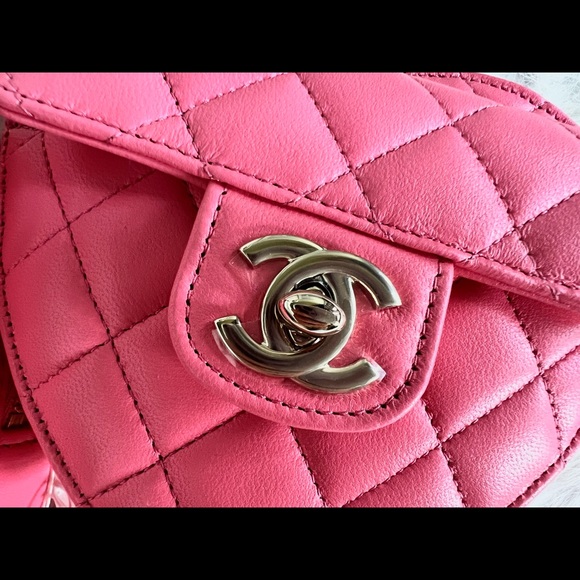 Chanel 22s SMALL Pink Heart Bag Light Gold Hardware - Picture 7 of 7